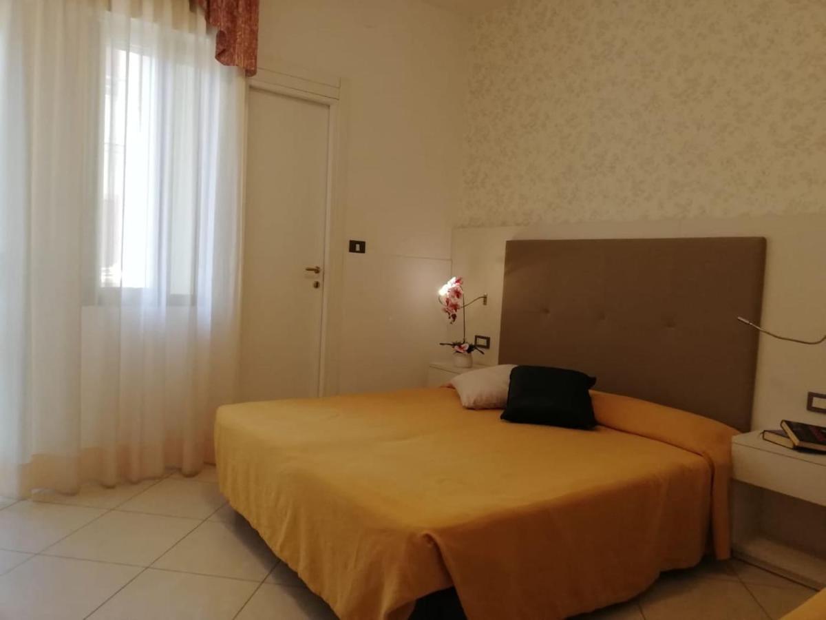 Hotel Metropol Sottomarina Zewnętrze zdjęcie