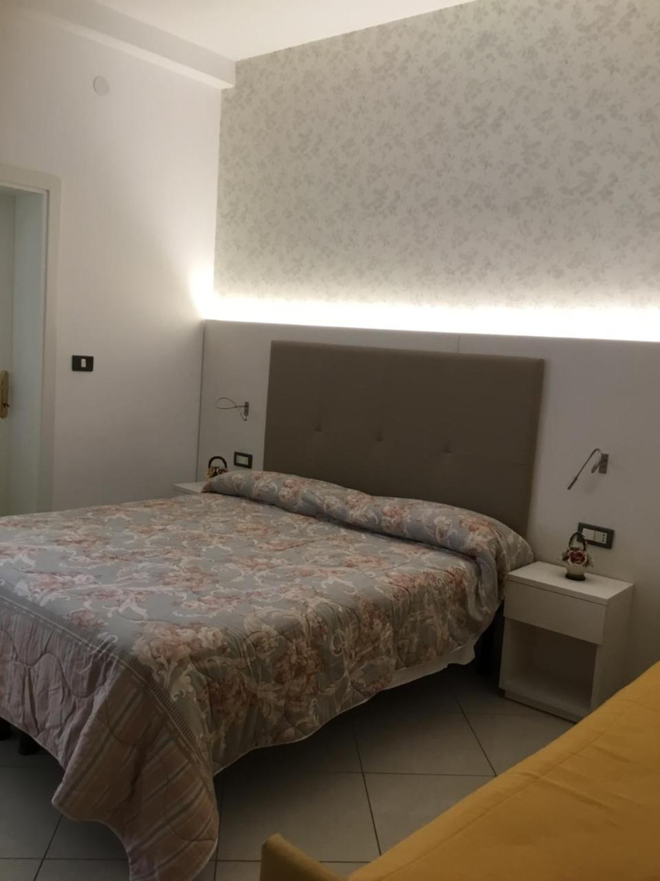 Hotel Metropol Sottomarina Zewnętrze zdjęcie